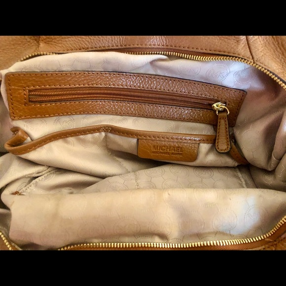 SOLD ❌Closet Clean up! MK handbag/shoulder bag 👜 - Picture 8 of 16